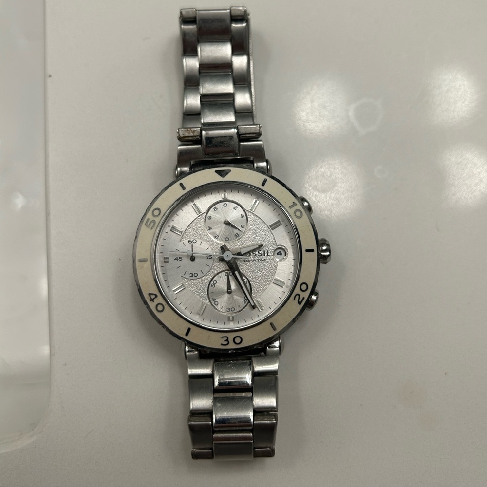 White and stainless steel Fossil watch